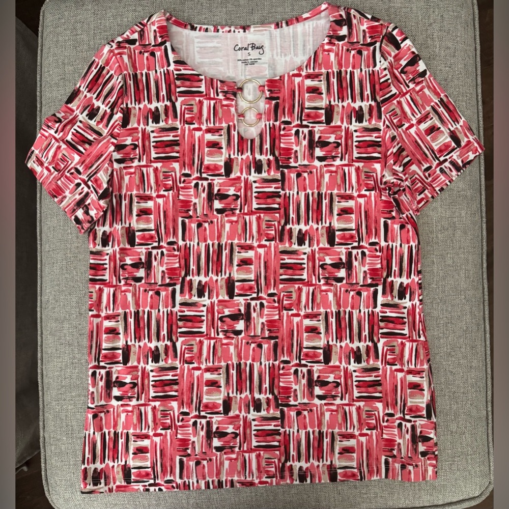 NWOT Coral Bay Women's Geometric Red and Black Top